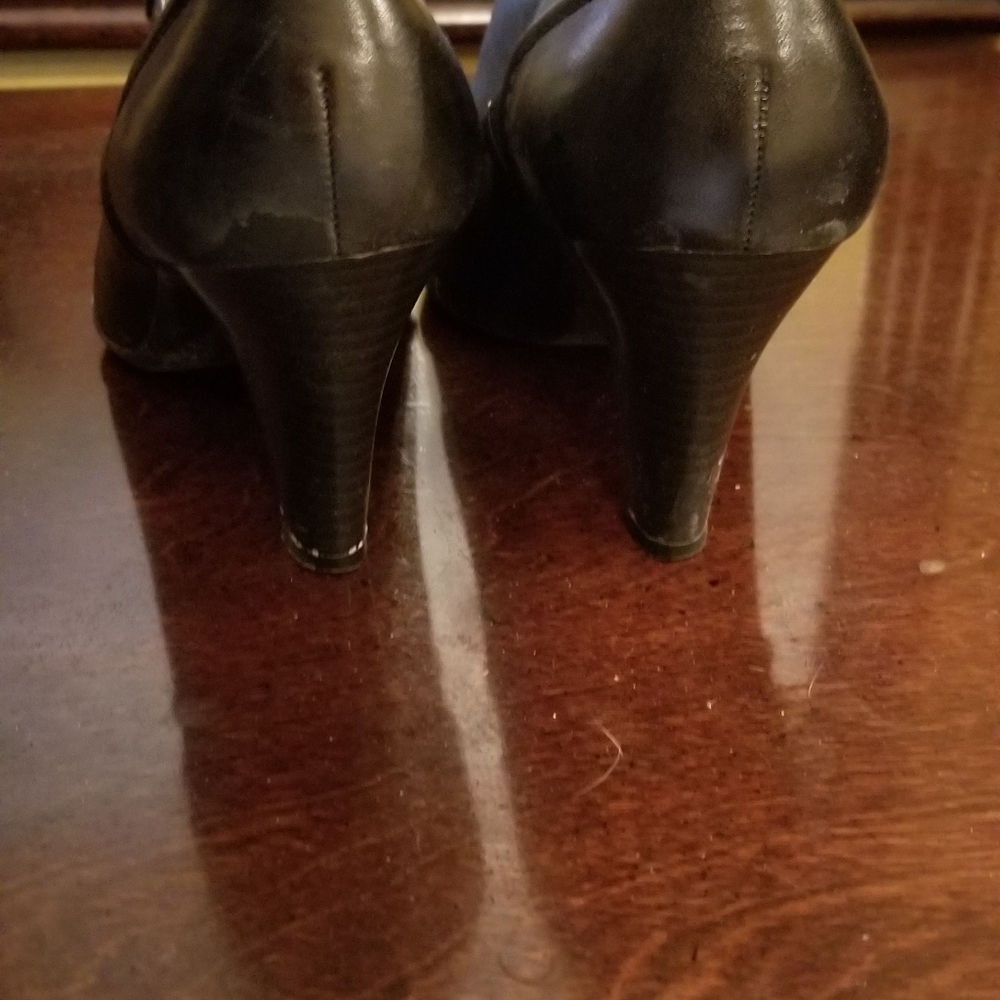 Shoes - Picture 3 of 3